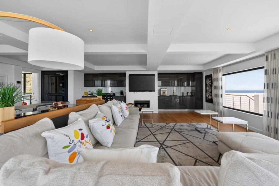 3 Bedroom Property for Sale in Sea Point Western Cape
